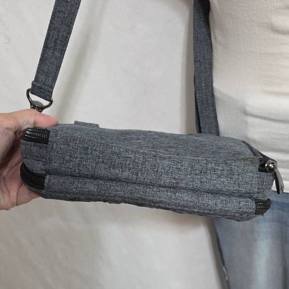 Lug Roundabout Quilted Wallet Crossbody Bag - Characol Gray - Picture 8 of 16